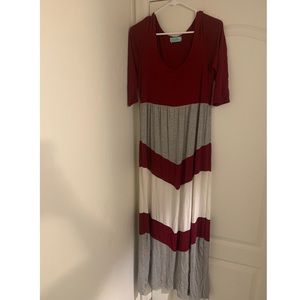 Quarter sleeve maxi dress
